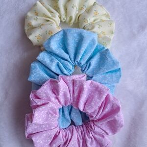 Floral Scrunchie Set